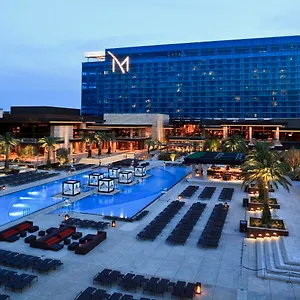 Feriested M & Casino